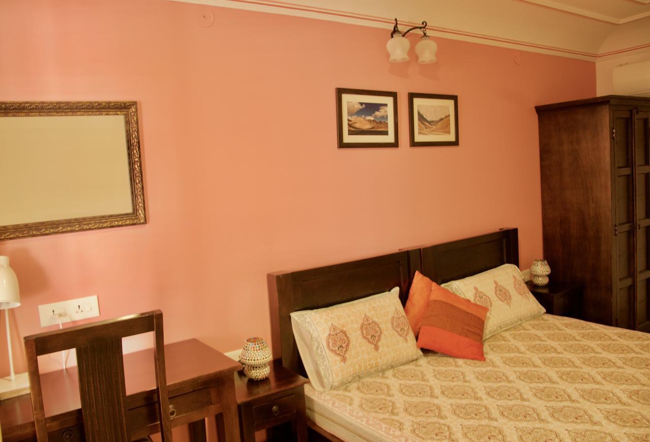 Pathik Niwas Bed & Breakfast ชัยปุระ ภายนอก รูปภาพ