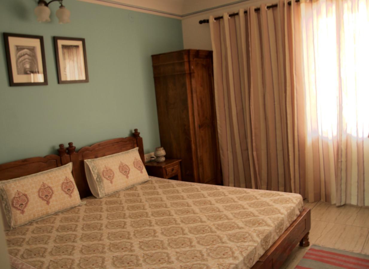 Pathik Niwas Bed & Breakfast ชัยปุระ ภายนอก รูปภาพ